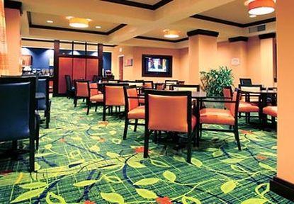 Fairfield Inn & Suites Hilton Head Island 布拉夫顿 餐厅 照片