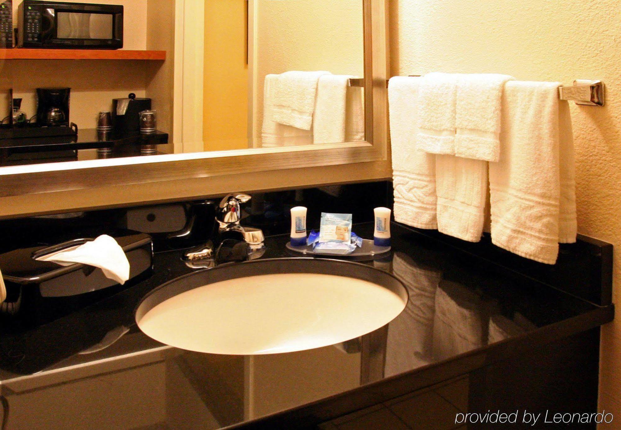 Fairfield Inn & Suites Hilton Head Island 布拉夫顿 客房 照片