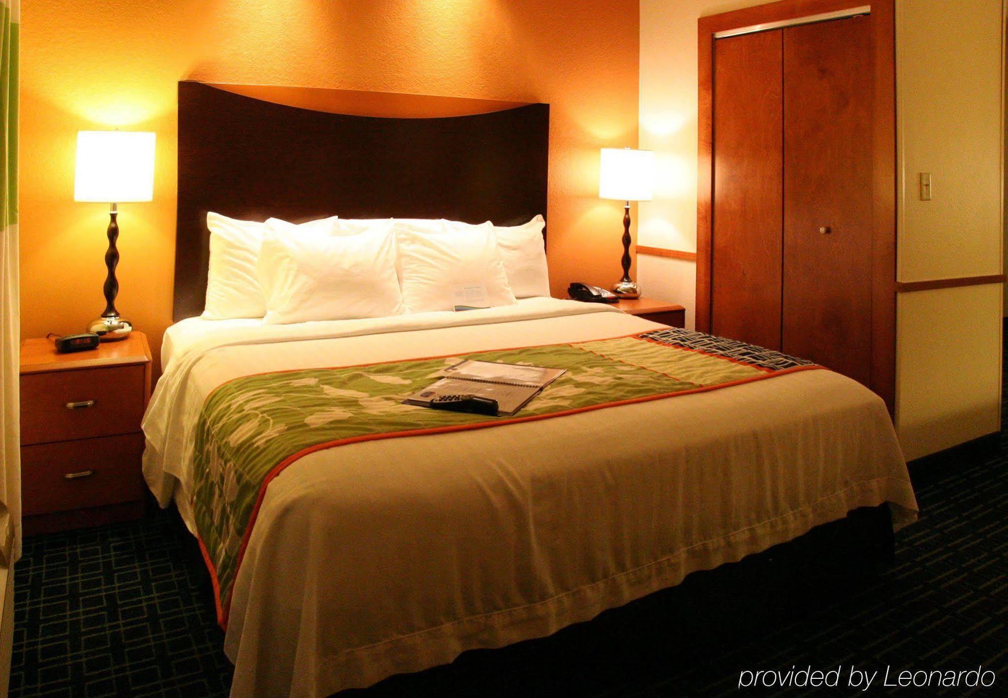 Fairfield Inn & Suites Hilton Head Island 布拉夫顿 客房 照片